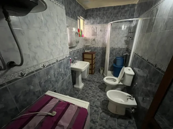 Shkoder, shitet apartament 2+1 , 60.000 € (Rus, shkoder)
