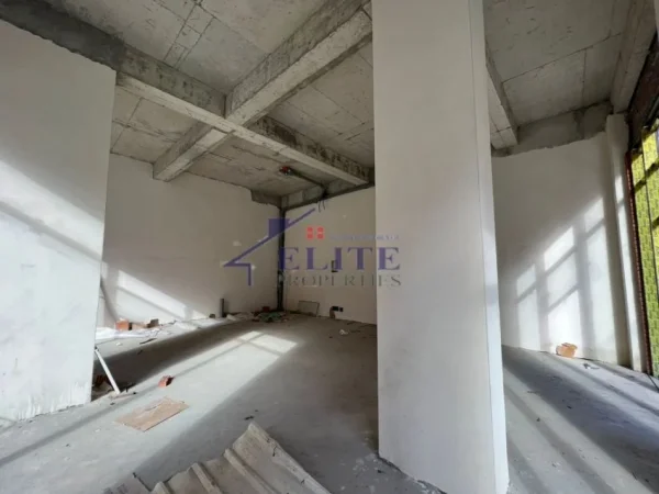 Tirane, shitet dyqan Kati 0, 80 m² 228.000 € (Green City)