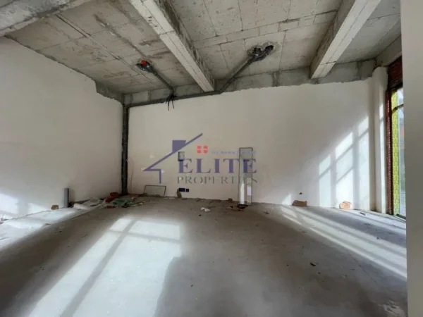 Tirane, shitet dyqan Kati 0, 80 m² 228.000 € (Green City)