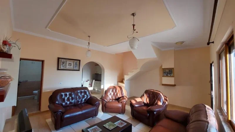 Tirane, shitet apartament Kati 3, 202 m² 250.000 € (Rr. Dalip Topi)