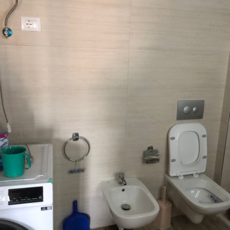 Tirane, jepet me qera apartament 1+1+Ballkon Kati 4, 70 m² 550 € (golden park)