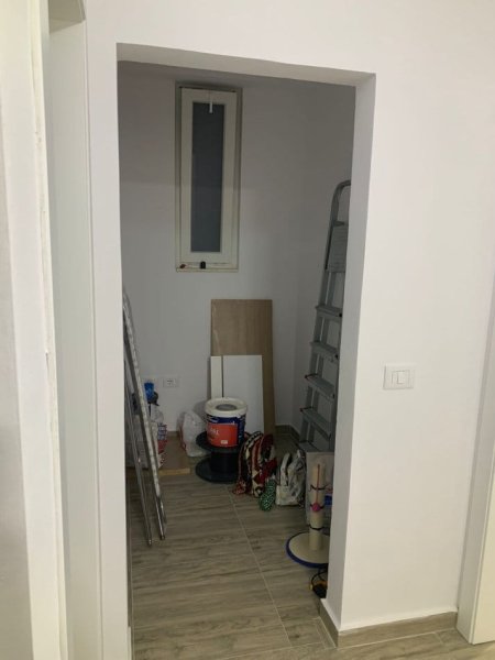 Tirane, jepet me qera apartament 1+1+Ballkon Kati 4, 70 m² 550 € (golden park)