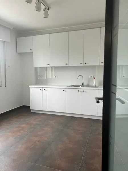 Tirane, jepet me qera zyre Kati 3, 128 m² 1.400 € (Papa Gjon Pali II)