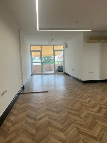 Tirane, jepet me qera zyre Kati 3, 128 m² 1.400 € (Papa Gjon Pali II)