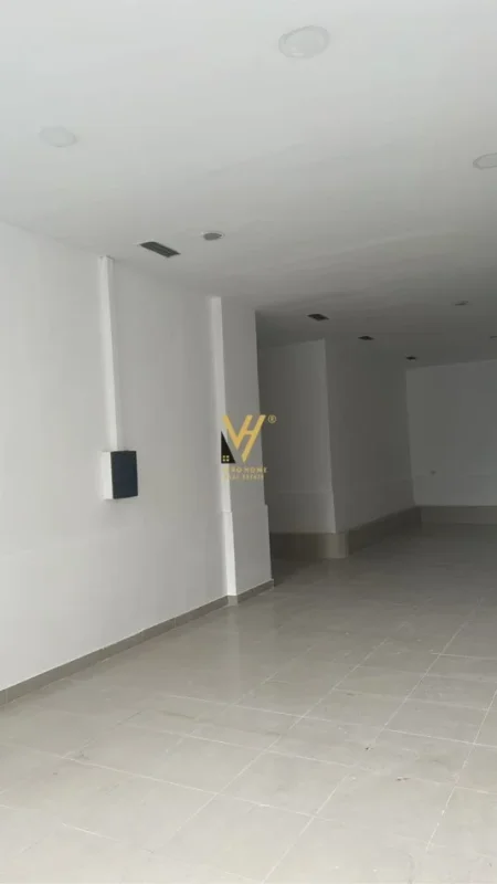 Tirane, jepet me qera dyqan Kati 0, 103 m² 800 € (RRUGA PJETER BUDI)