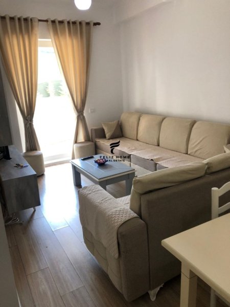 Tirane, jepet me qera apartament 2+1 Kati 2, 87 m² 500 € (ALI DEMI)