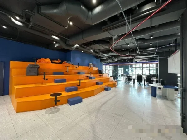 Tirane, jepet me qera zyre Kati 3, 400 m² 12.000 € (BLLOK)