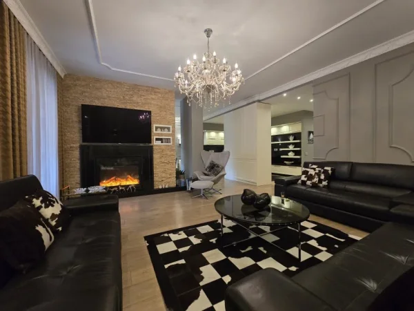 Tirane, jepet me qera apartament 2+1 Kati 10, 200 m² 1.500 € (VILA GOLD)