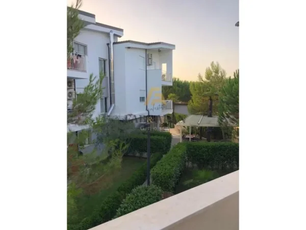 Gjiri Lalezit | Hamallaj, shitet apartament 2+1 Kati 3, 107 m² 235.000 € (Gjiri i Lalzit)