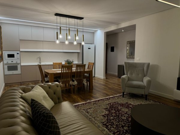 Tirane, jepet me qera apartament 2+1 Kati 11, 137 m² 2.500 € (BLLOK)