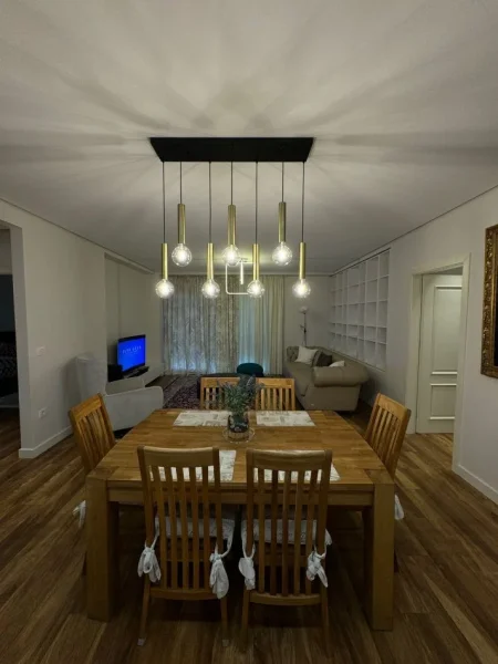 Tirane, jepet me qera apartament 2+1 Kati 11, 137 m² 2.500 € (BLLOK)