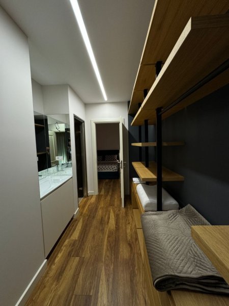 Tirane, jepet me qera apartament 2+1 Kati 11, 137 m² 2.500 € (BLLOK)