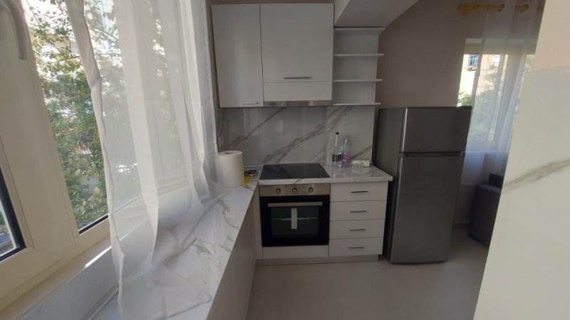 Tirane, jepet me qera apartament 2+1 Kati 1, 65 m² 600 € (Vasil Shanto)