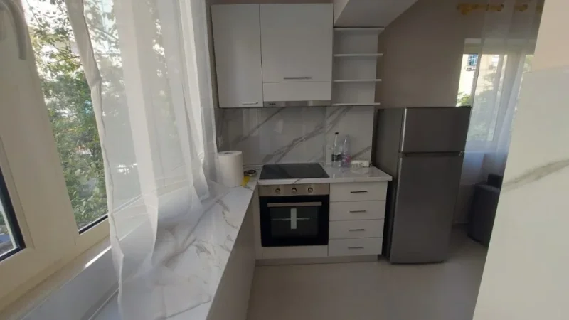 Tirane, jepet me qera apartament 2+1 Kati 1, 65 m² 600 € (Vasil Shanto)