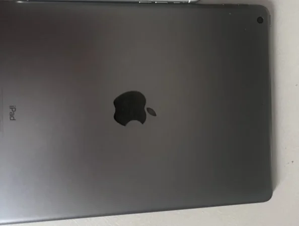 Tirane, shes iPad Ipad 9th 10.2