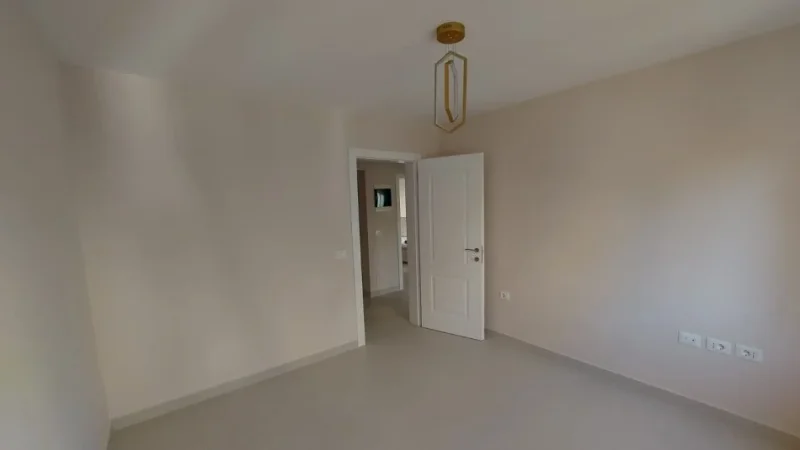 Tirane, jepet me qera apartament 2+1 Kati 1, 65 m² 600 € (Vasil Shanto)