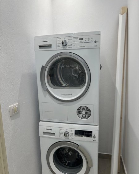 Tirane, jepet me qera apartament 1+1+Ballkon Kati 2, 70 m² 500 € (rruga Jordan Misja prane shinave te trenit.)