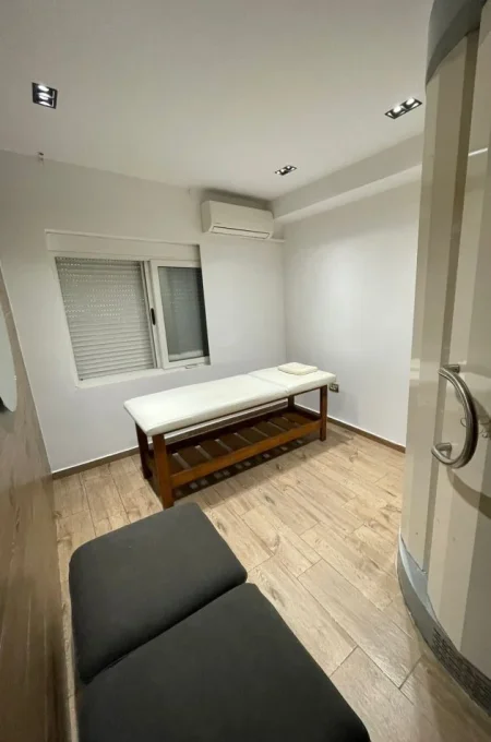 Tirane, jepet me qera ambjent biznesi Kati 1, 100 m² 1.500 € (SHESHI WILLSON)