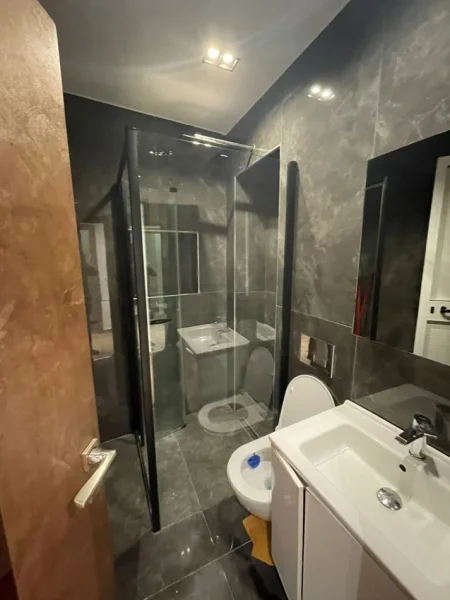 Tirane, jepet me qera ambjent biznesi Kati 1, 100 m² 1.500 € (SHESHI WILLSON)