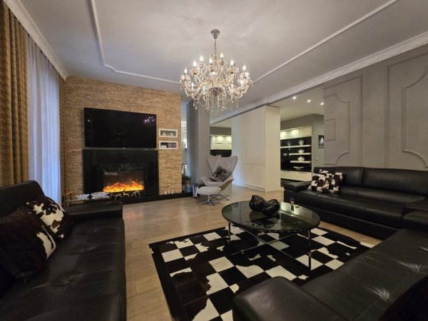 Tirane, jepet me qera apartament 4+1+Ballkon Kati 10, 200 m² 1.500 € (Rruga e Dibres)