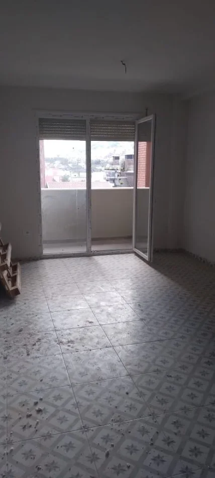 Tirane, jepet me qera apartament 1+1 Kati 9, 65 m² 300 € (Misto Mame)