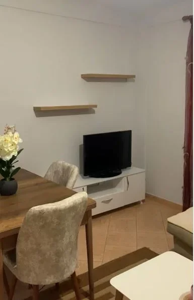 Tirane, jepet me qera apartament 2+1 Kati 3, 90 m² 600 € (Don Bosko)