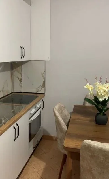 Tirane, jepet me qera apartament 2+1 Kati 3, 90 m² 600 € (Don Bosko)