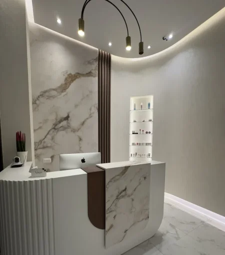 Tirane, ofroj Ambiente ne Qender Estetike, per ndarje qeraje per Bashkepunime me Parukeri • Qerpike • Vetulla • Trajtime fytyre etj...