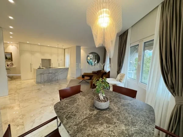 Tirane, shes 2+1+Aneks+Ballkon Kati 1, 117 m² 280.000 € (Liqeni i thate)