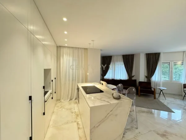 Tirane, shes 2+1+Aneks+Ballkon Kati 1, 117 m² 280.000 € (Liqeni i thate)