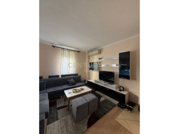 Tirane, shes apartament 2+1+Aneks+Ballkon Kati 3, 96 m² 175.000 € (Liqeni i Thate)