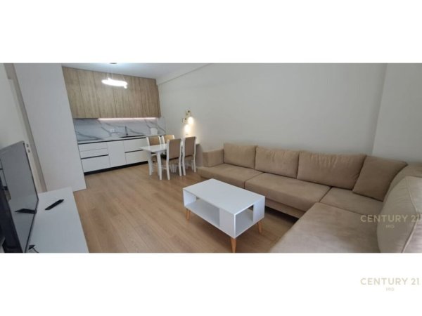 Tirane, jepet me qera apartament 2+1+Aneks+Ballkon Kati 5, 100 m² 600 € (Asl 2)