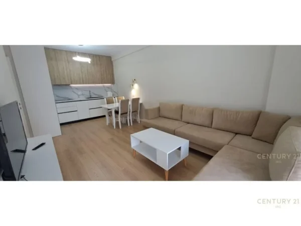 Tirane, jepet me qera apartament 2+1+Aneks+Ballkon Kati 5, 100 m² 600 € (Asl 2)