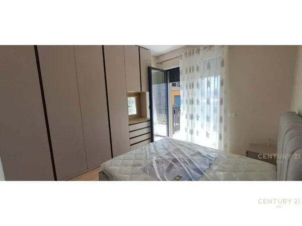 Tirane, jepet me qera apartament 2+1+Aneks+Ballkon Kati 5, 100 m² 600 € (Asl 2)