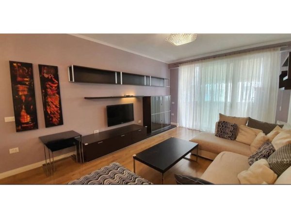 Tirane, jepet me qera apartament 2+1+Aneks+Ballkon Kati 4, 110 m² 750 € (Komuna e Parisit)