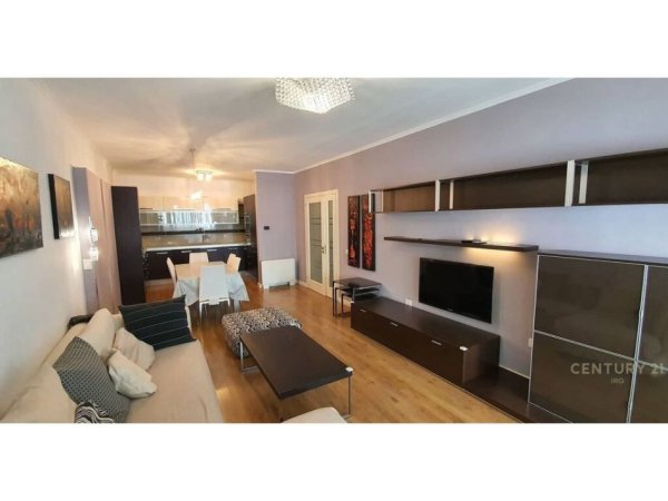 Tirane, jepet me qera apartament 2+1+Aneks+Ballkon Kati 4, 110 m² 750 € (Komuna e Parisit)