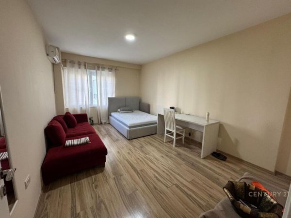 Tirane, jepet me qera apartament 2+1+Aneks+Ballkon Kati 2, 140 m² 800 € (Kika 2)