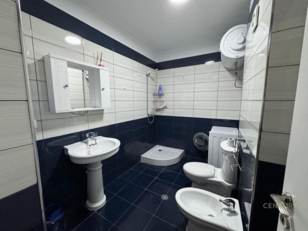 Tirane, jepet me qera apartament 2+1+Aneks+Ballkon Kati 2, 140 m² 800 € (Kika 2)