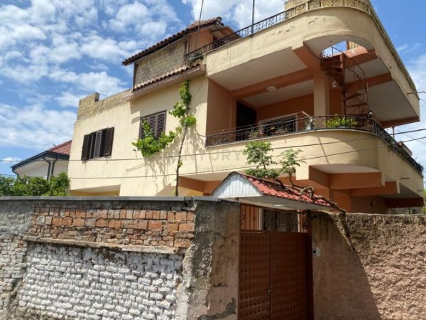 Tirane, jepet me qera Vile 2 Katshe Kati 2, 217 m² 1.000 € (Jordan Misja)