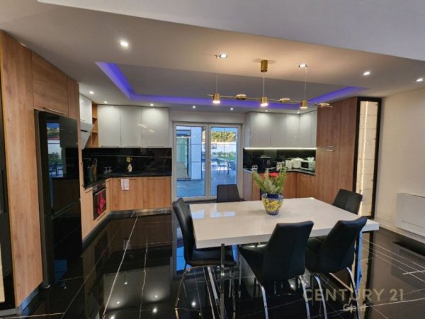 Tirane, jepet me qera Vile 2 Katshe Kati 2, 1.250 m² (Farke)