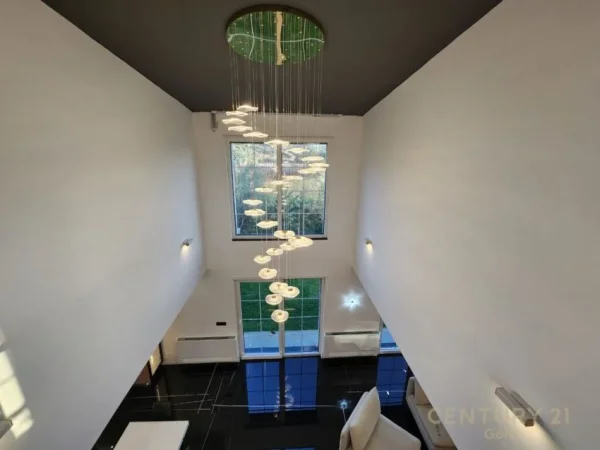 Tirane, jepet me qera Vile 2 Katshe Kati 2, 1.250 m² (Farke)