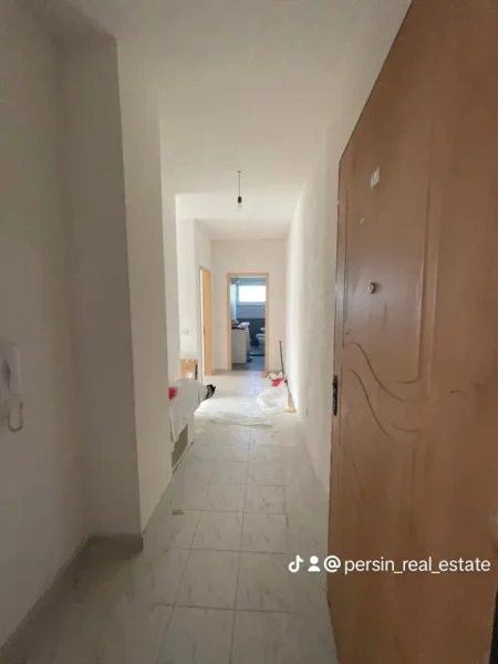 Shkembi Kavajes, shitet apartament 1+1+Ballkon Kati 4, 70 m² 65.000 € (Shkembi I kavajes)