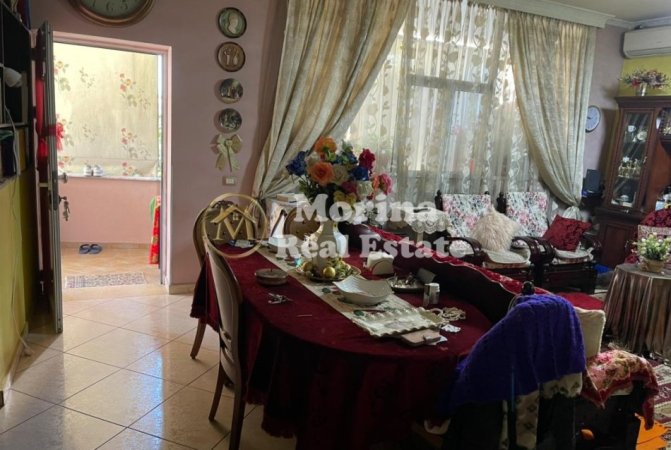 Tirane, jepet me qera shtepi 3+1 Kati 3, 90 m² 600 € (Ish Fusha Aviacionit)