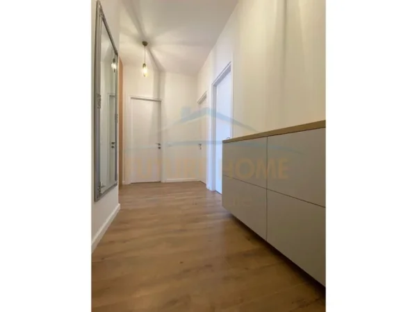 Tirane, shitet apartament 2+1+Ballkon Kati 6, 97 m² 245.000 € (Farmacia 10)