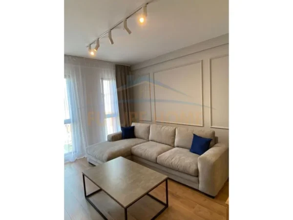 Tirane, shitet apartament 2+1+Ballkon Kati 6, 97 m² 245.000 € (Farmacia 10)