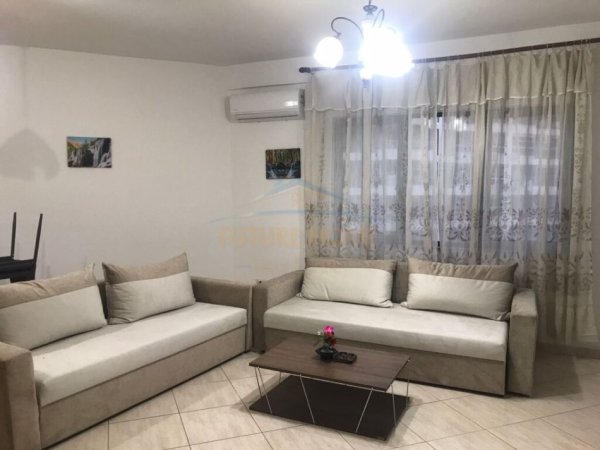 Tirane, shitet apartament 2+1+Ballkon Kati 8, 116 m² 210.000 € (Stacioni Trenit)