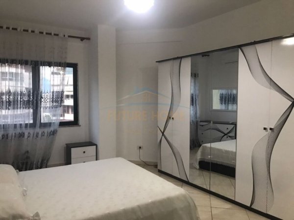 Tirane, shitet apartament 2+1+Ballkon Kati 8, 116 m² 210.000 € (Stacioni Trenit)