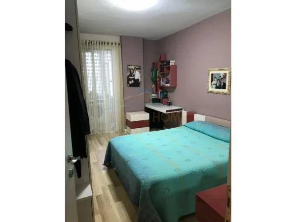 Tirane, jepet me qera apartament 2+1+Ballkon Kati 3, 127 m² 750 € (Shkolla e Baletit)