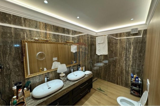 Tirane, shitet apartament 4+1 Kati 7, 266 m² 750.000 € (Rruga e Dibrës - Selvia)