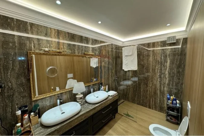 Tirane, shitet apartament 4+1 Kati 7, 266 m² 750.000 € (Rruga e Dibrës - Selvia)